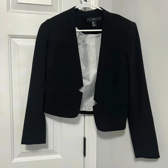 BLACK BLAZER FOREVER 21 - Picture 1 of 3